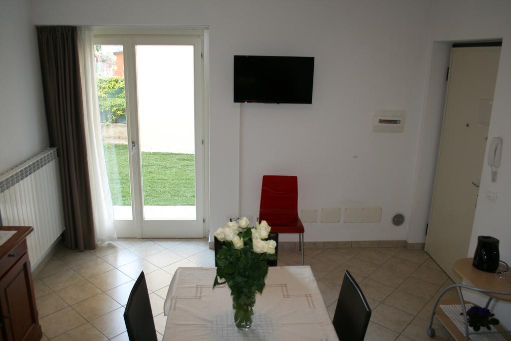 Alma Apartment ซีร์มิโอเน ภายนอก รูปภาพ