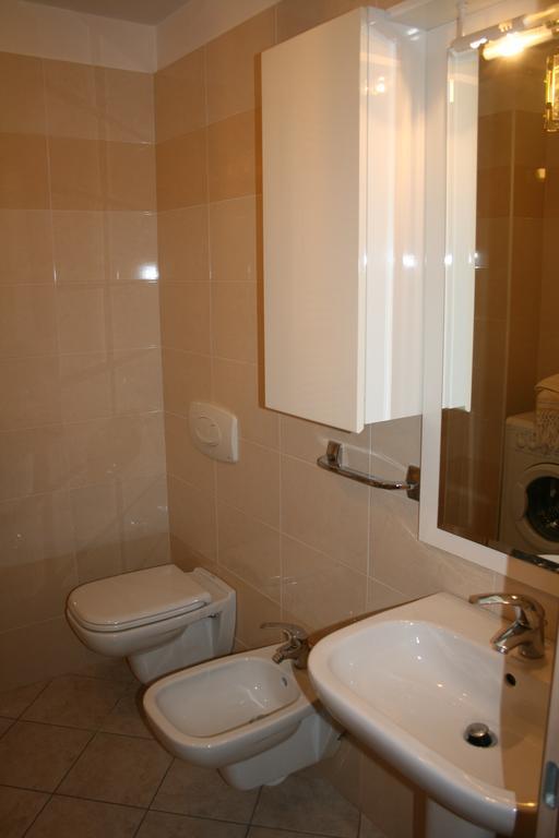Alma Apartment ซีร์มิโอเน ภายนอก รูปภาพ