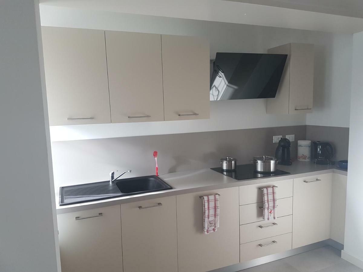 Alma Apartment ซีร์มิโอเน ภายนอก รูปภาพ